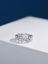 Cargar imagen en el visor de la galería, Spring Blossom Elegance: Marquise-Cut Zircon and Gold-Plated Silver Ring

