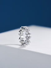 Lade das Bild in den Galerie-Viewer, Spring Blossom Elegance: Marquise-Cut Zircon and Gold-Plated Silver Ring
