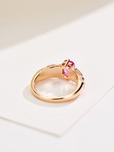 Lade das Bild in den Galerie-Viewer, Blush Brilliance: Lab-Created Pink Diamond with Mother-of-Pearl Inlay in Gold-Plated Silver Ring
