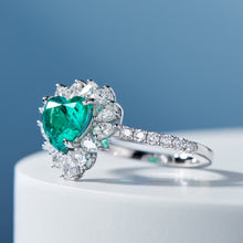 Cargar imagen en el visor de la galería, Radiant Vivid Green Heart Ring with 1.5 CT Lab-Created Colombian Emerald
