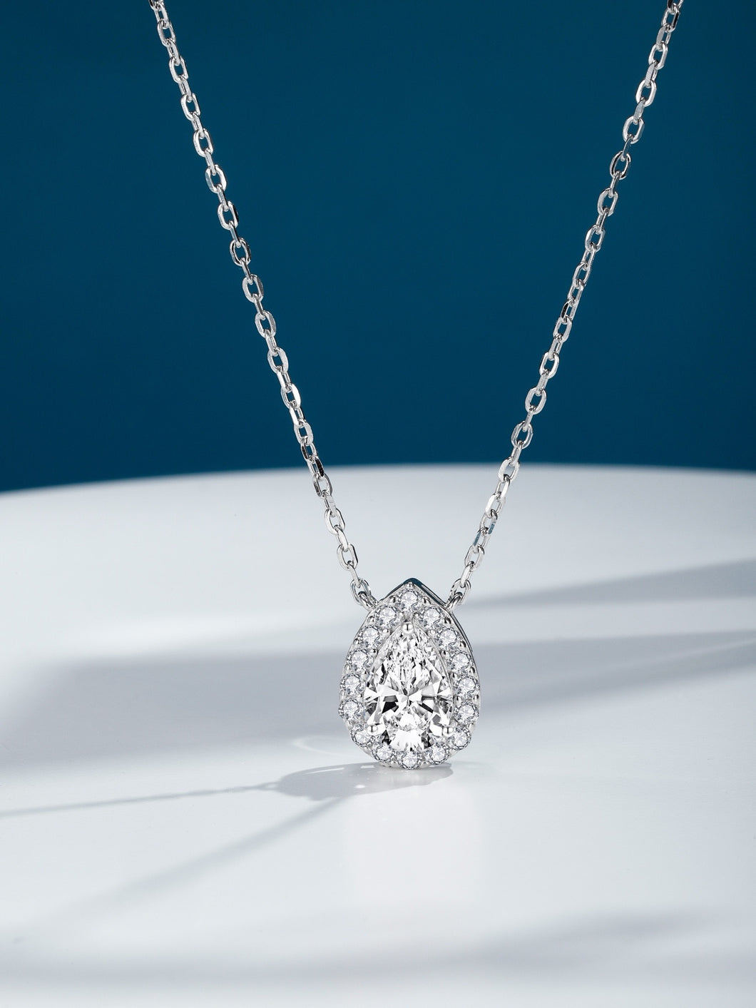 Captivating Pear Cut Water Drop Diamond Earrings & Necklace Set