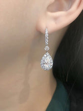 Lade das Bild in den Galerie-Viewer, Captivating Pear Cut Water Drop Diamond Earrings &amp; Necklace Set
