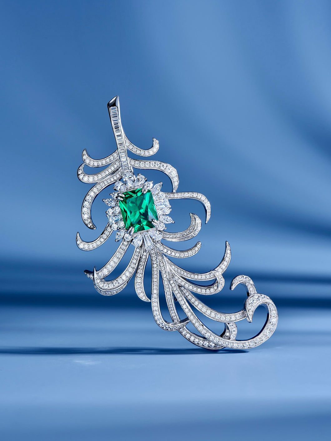 Versatile Elegance: 4CT Lab-Created Colombian Emerald & Green Spinel Feather Brooch-Necklace