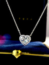 Lade das Bild in den Galerie-Viewer, Celebrate Love with Our 2CT Heart Cut Diamond Necklace
