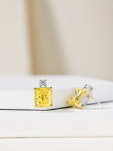 Charger l&#39;image dans la galerie, Dazzling Yellow Diamond Necklace and Earrings Set
