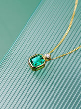 Lade das Bild in den Galerie-Viewer, Exquisite 1.3 CT Top-Quality Colombian Emerald Necklace&amp;Earrings | Elegant Gift for Her
