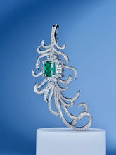 Lade das Bild in den Galerie-Viewer, Versatile Elegance: 4CT Lab-Created Colombian Emerald &amp; Green Spinel Feather Brooch-Necklace
