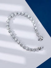 Lade das Bild in den Galerie-Viewer, Heartfelt Sparkle: Heart-Shaped Natural Zircon Bracelet
