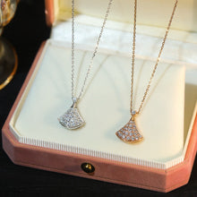 Cargar imagen en el visor de la galería, Sparkle Fan Pendant Necklace - Available in Silver and Rose Gold
