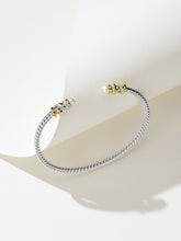 Lade das Bild in den Galerie-Viewer, Elegant Silver Bracelet with Gold Plating, Swarovski Pearls, and Zirconia
