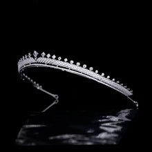 Charger l&#39;image dans la galerie, Exquisite Bridal Tiara with Natural Zircon - White Gold Plated, Elegant Wedding Headpiece - Ideal Wedding Gift
