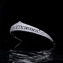 Cargar imagen en el visor de la galería, Luxurious Wedding Bridal Tiara - Natural Zircon, Elegantly Plated in 24K White Gold
